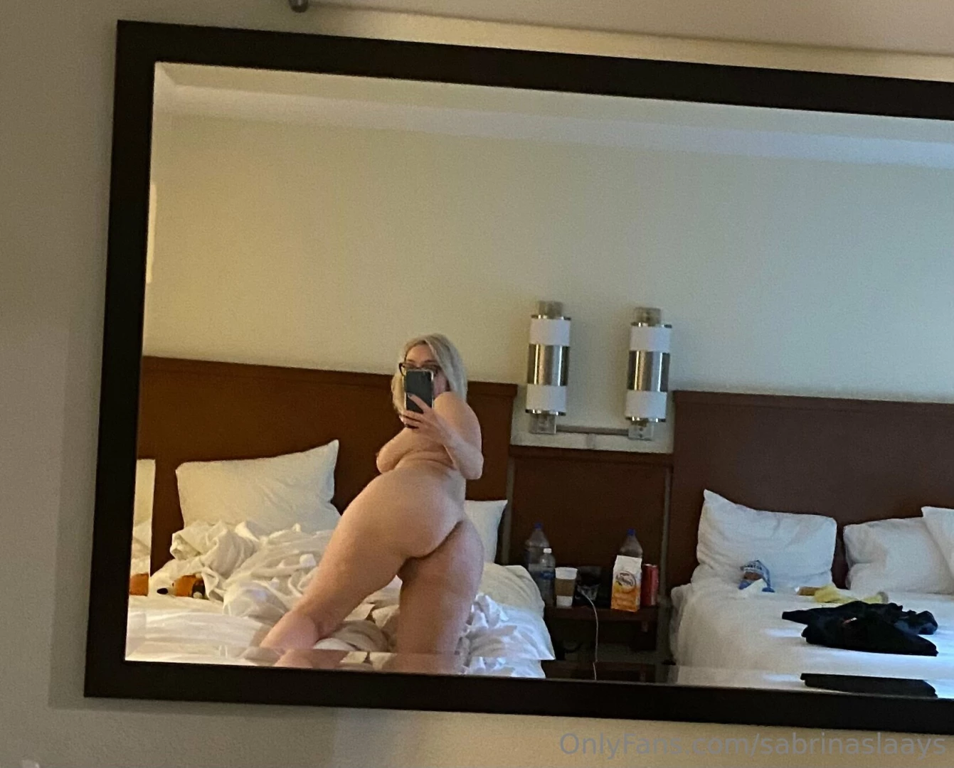 Hi loves i m alone and available if you wanna chat 