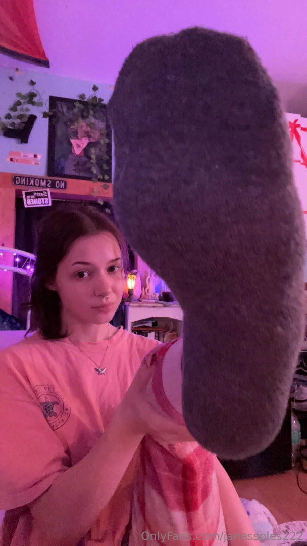 Taking pics today for now sniff my sock and send to this low quality 