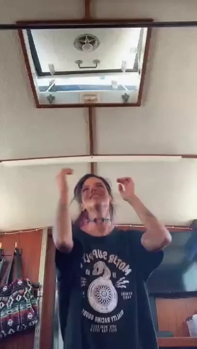 Sundayyy fun-dayy i woke up feeling super happy and i wanna share this 