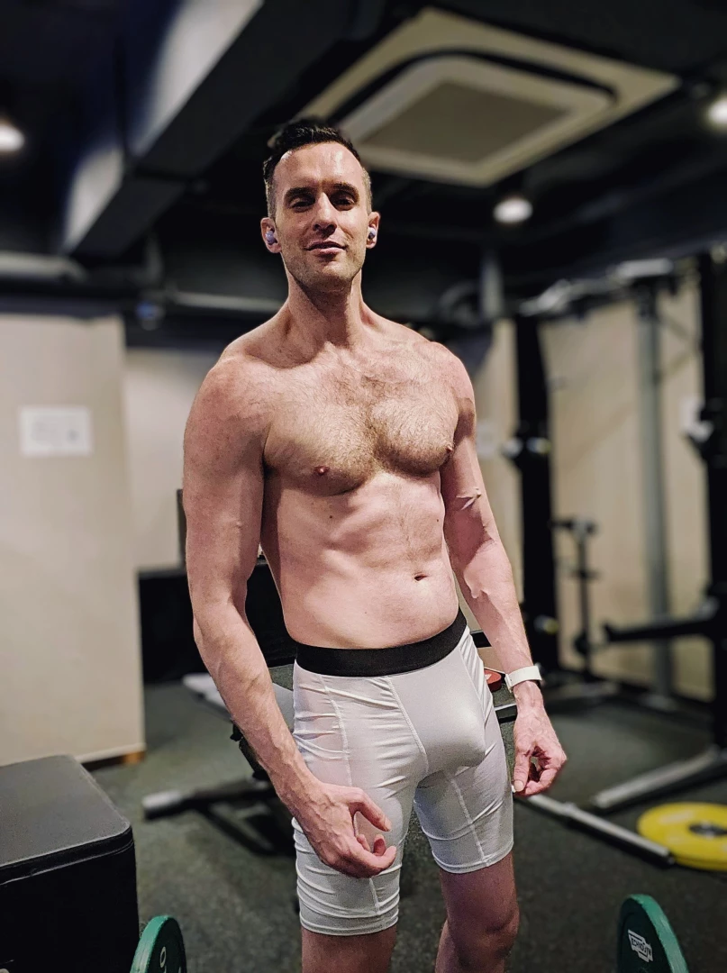 Pushing through the jetlag at the hotel gym wish i had a workout buddy 