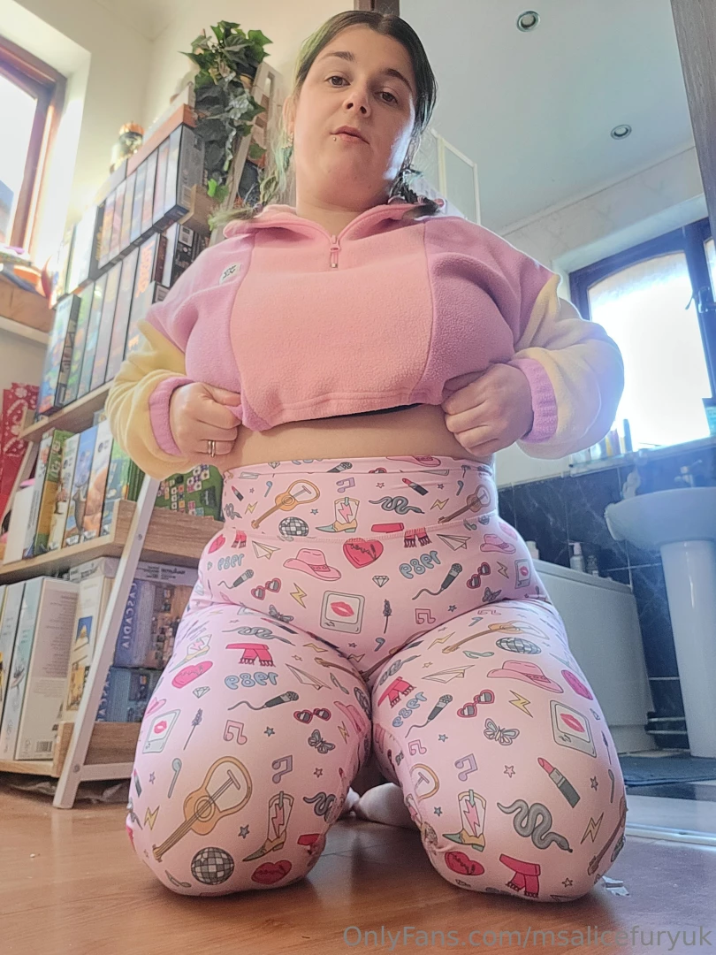 What else do you wanna see me wearing or not wearing 