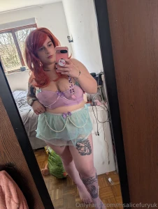 Look at this stuff isn t it neat