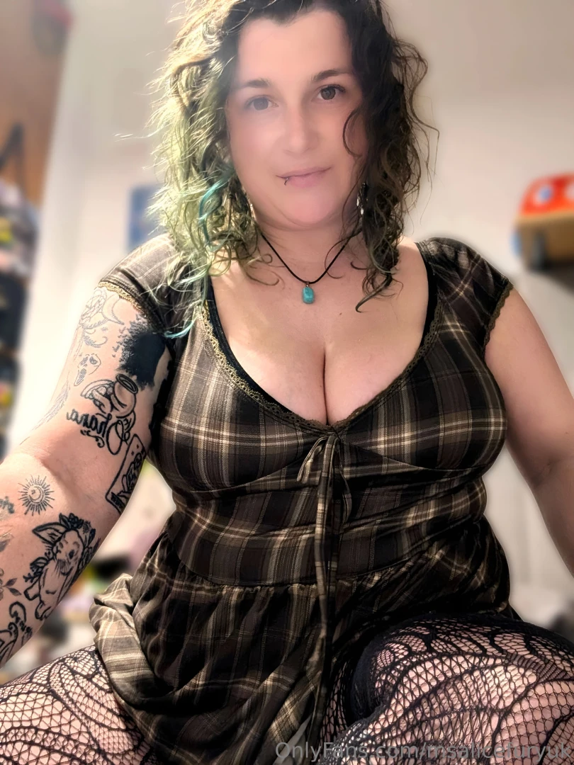 It s thirsty thursday so tell me how thirsty are you for me 