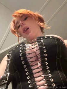 This top i m wearing tonight makes my tiddies look so good 3 pick a