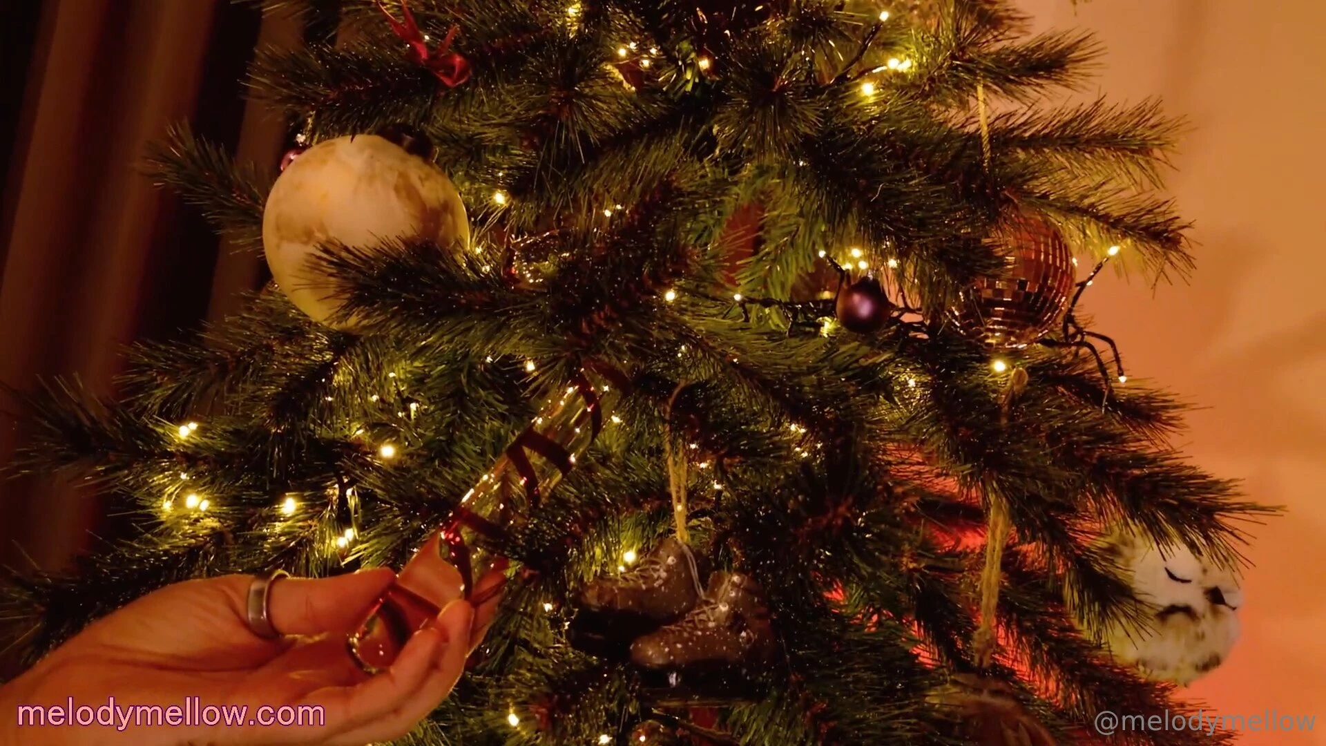 Come unwrap me and play with the toy i found in my tree on my stream part 3 