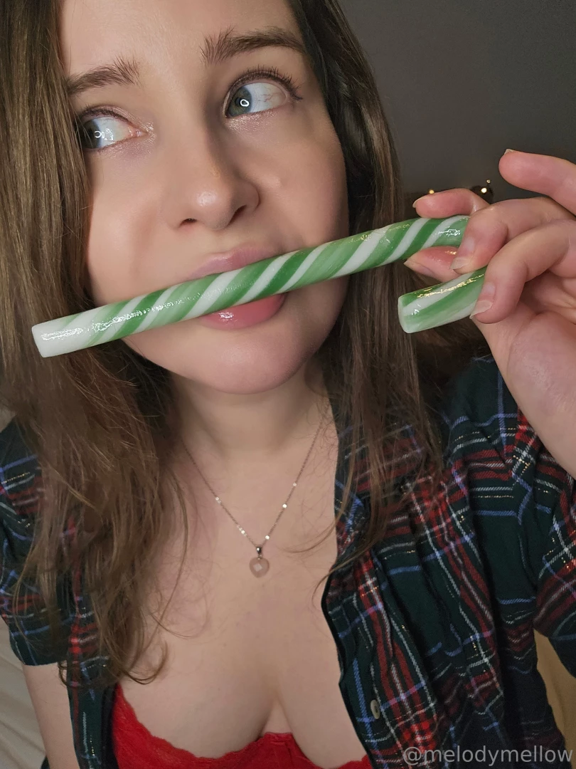 7 genuine question how do you eat these from the top handle or the part 1 