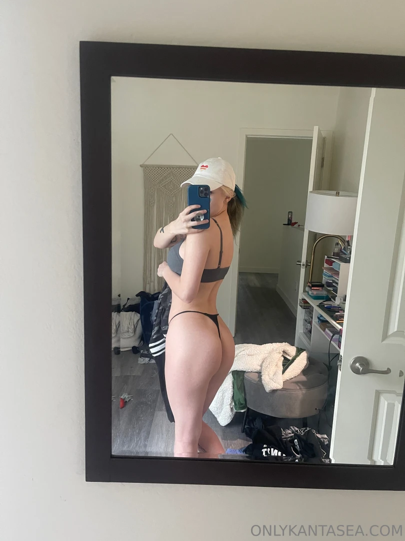 Re-dyeing my hair today so don t look at the bleached mess lol part 1 