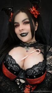 Happy holidays i have my sweet tits for you as a gift i hope you give