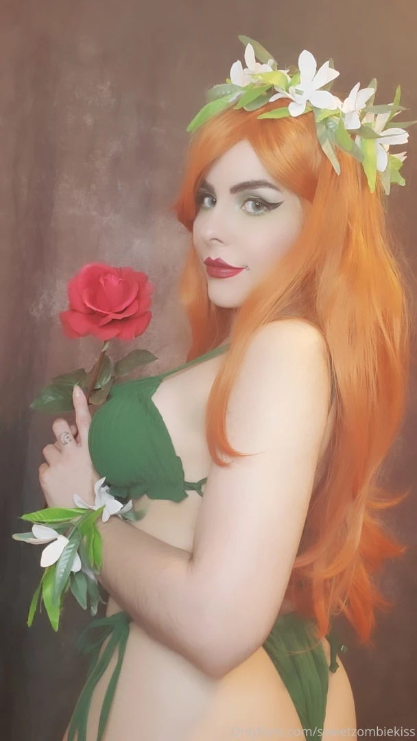 Summer poison ivy this set haves tons of sexy lewd photos and a video 