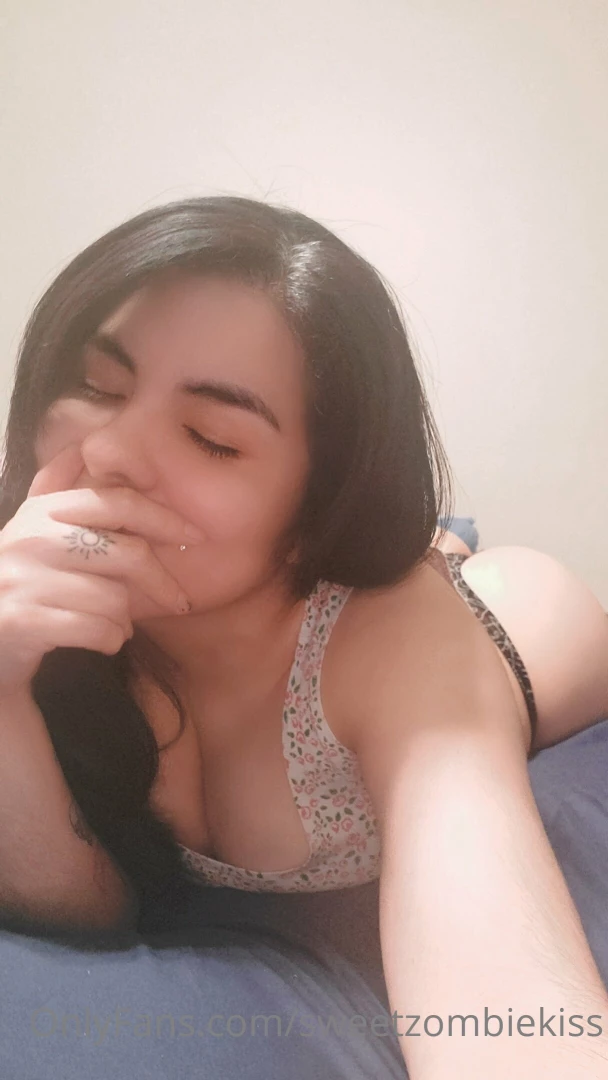 Can you handle all this sweet peach 