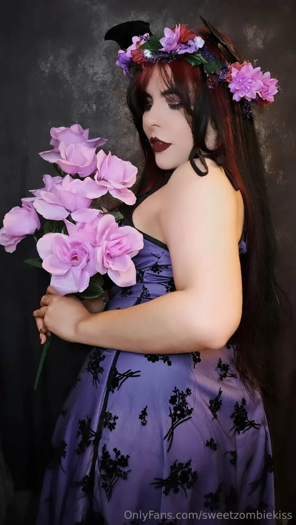 Today is my birthday if you like send me a sweet tip or gift from my part 1 