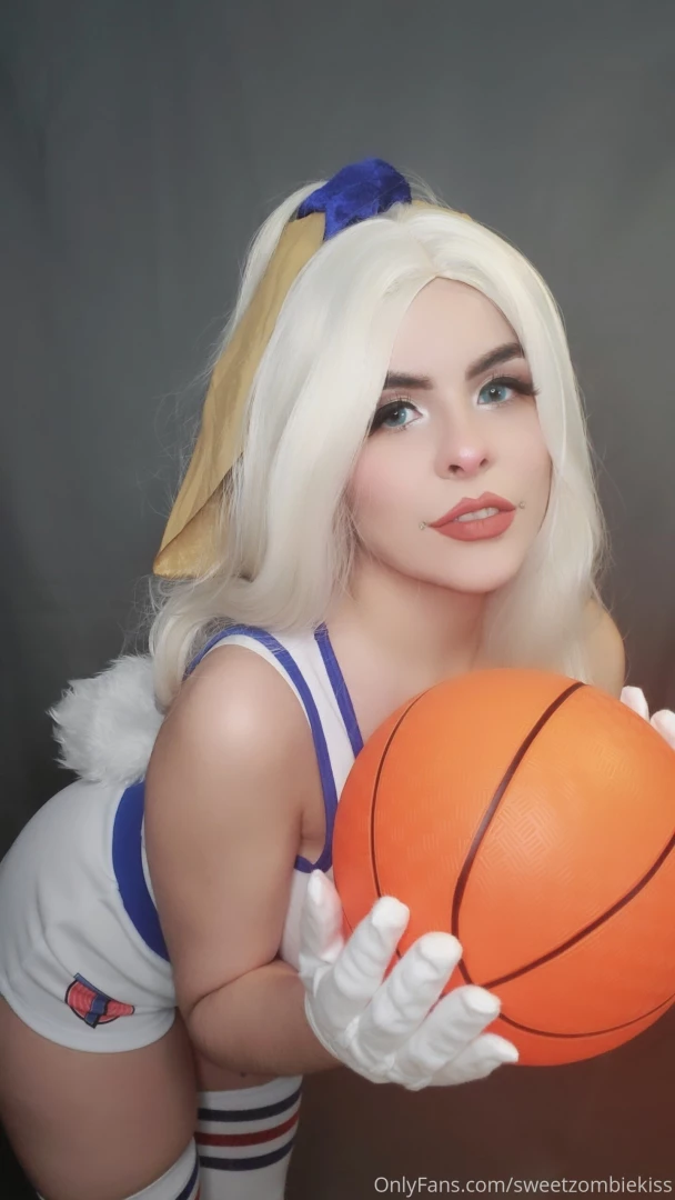 Character lola bunny if you purchase this set you get a cosplay video part 1 