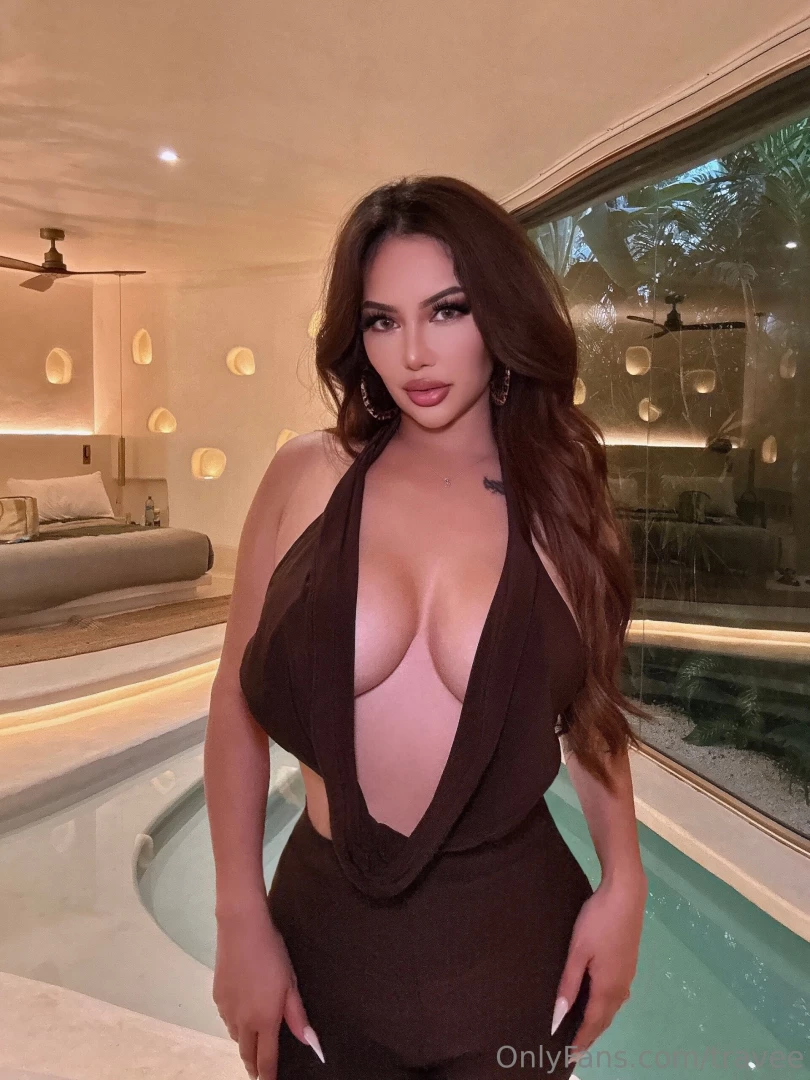 Wanna see me skinny dip text me 