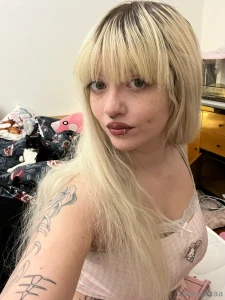 Mi aiuti a rimettere in ordine la cameretta te ne sarei grata