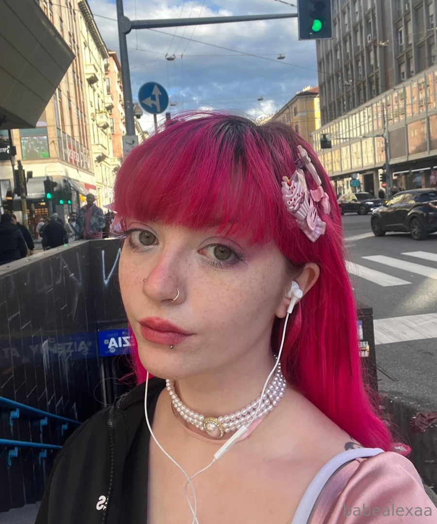 Faccio un po di shopping e poi vado a casa voglio comprare qualcosa di 