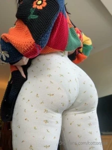 I have a butt it s a good butt i think 3 i m not the only one who part 1