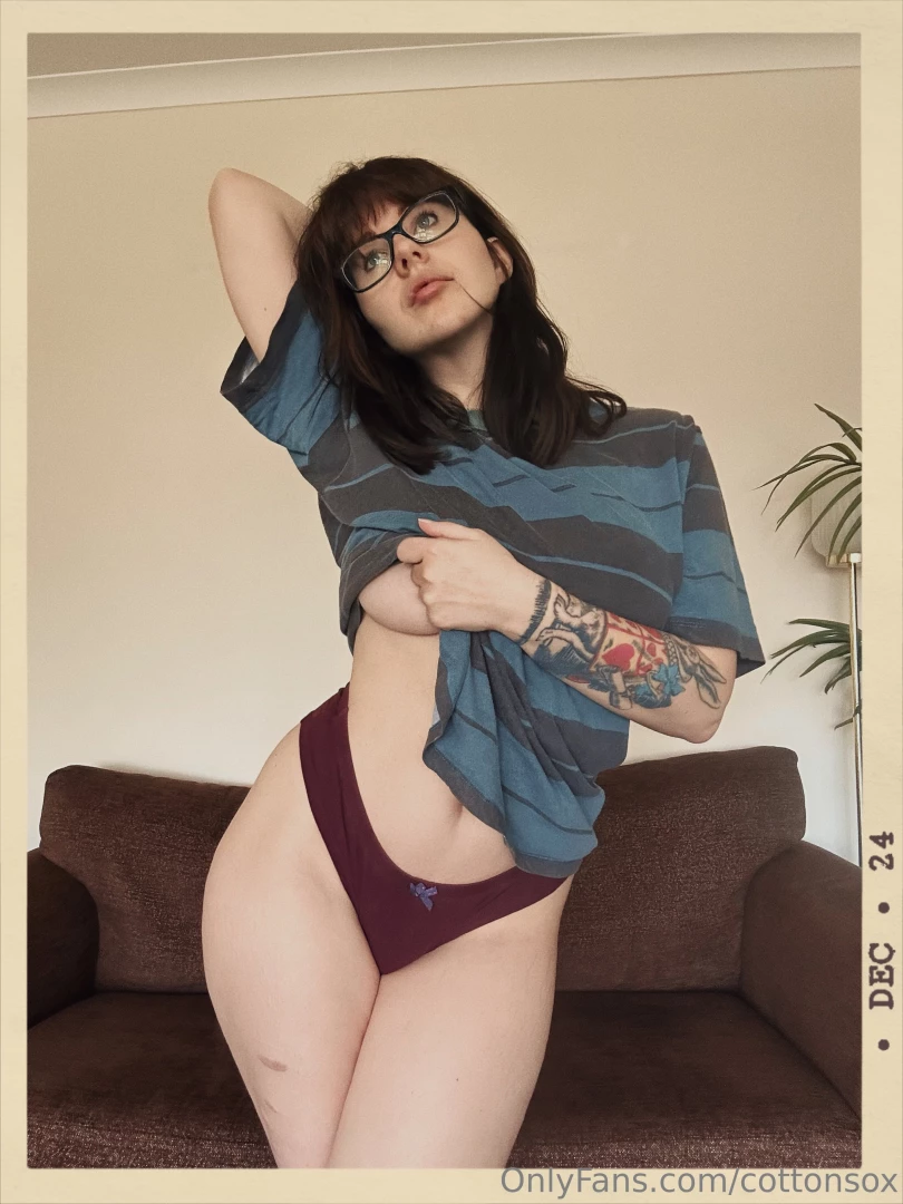 I took some photos not naughty ones of me but of pretty things outside part 5 