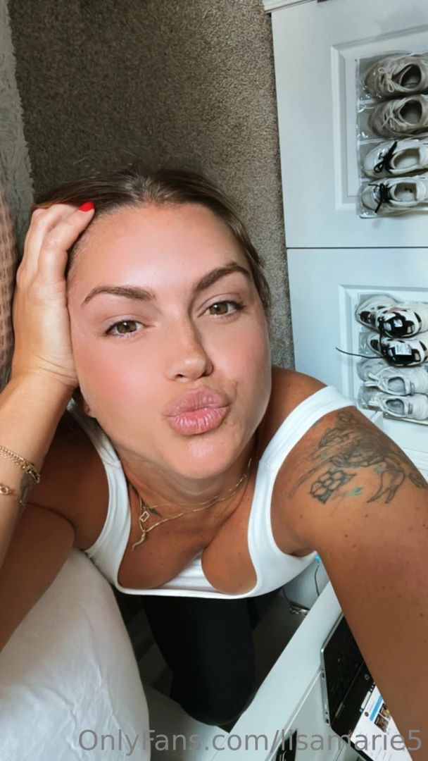 Sending you a good evening kiss 