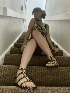 Would you crawl up the stairs to worship my feet part 5