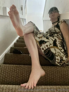 Would you crawl up the stairs to worship my feet part 17