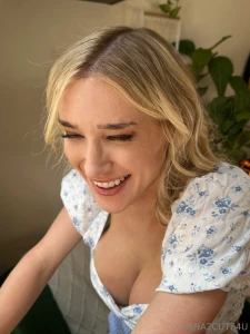 My mood s as bright as this smile hope it brightens your day hmu