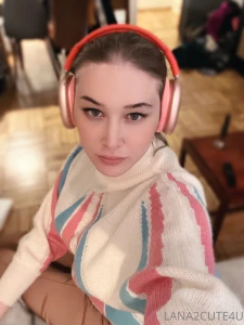 Prim and proper up top listening to moans on loop and my girldick s