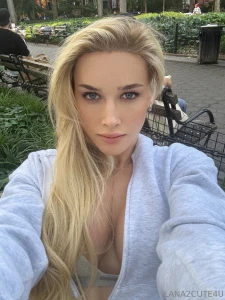 Out here in my tight running fit and waiting for someone to pin me