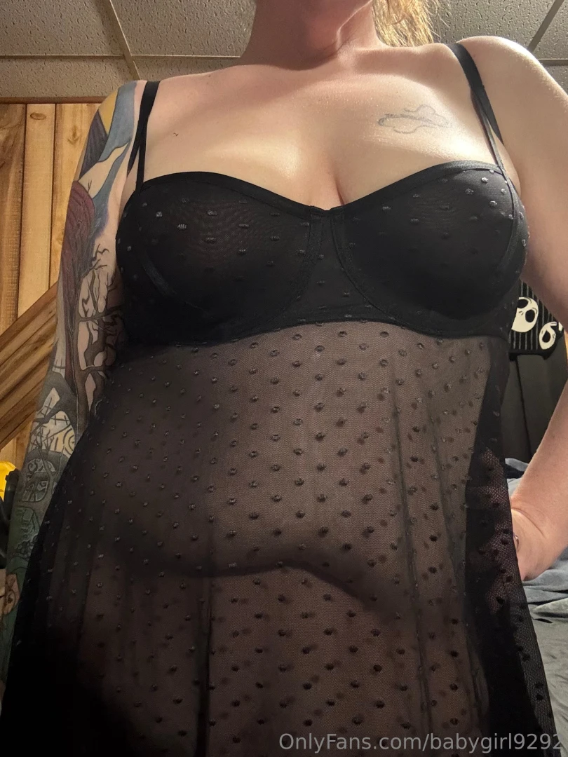 Who wants to see a little strip tease for the evening any tips over 10 