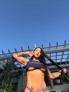 If i put cosplay outfits on my wishlist an you guys help get them i