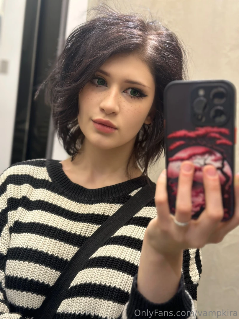 I like to look simple i think that every person is very beautiful in 