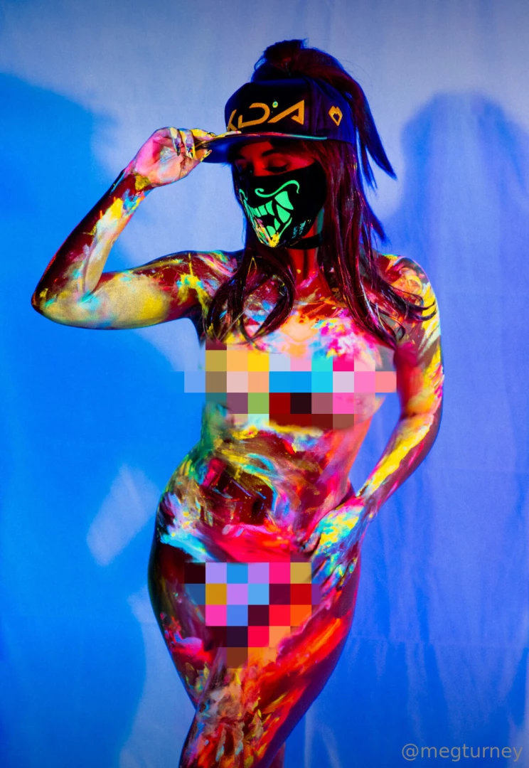 Btw i think the akali set i just sent to your inboxes has 2 photos in 