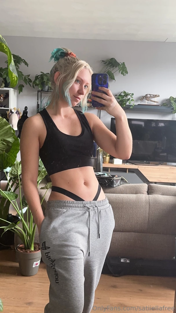 Don t forget stream tonight 20 00 cest here on the free of totally 