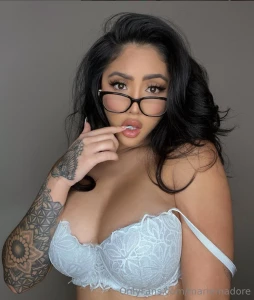 Where my horny babes at