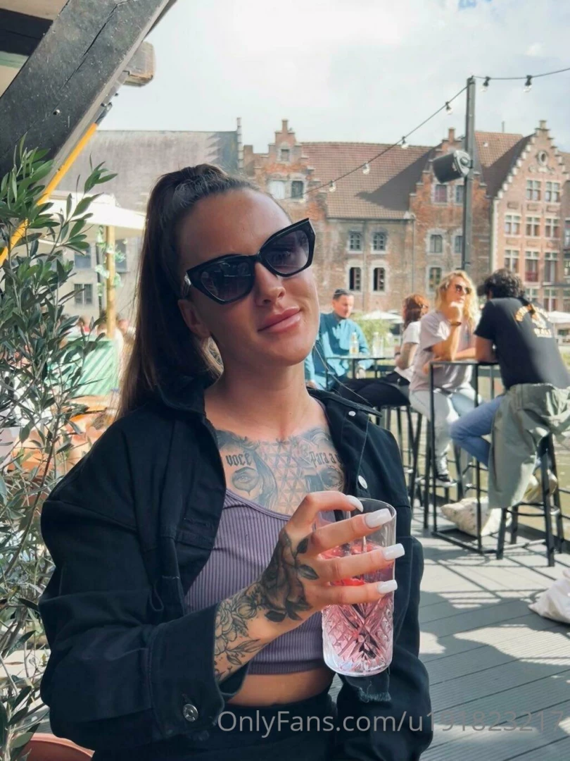 Hey dear darlings the weekend is here i wish you a nice weekend been a 