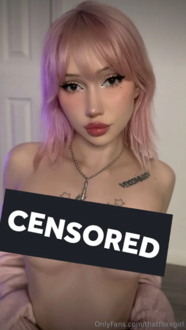 Not only do i take off my top but got the camera wayyyy to close so 