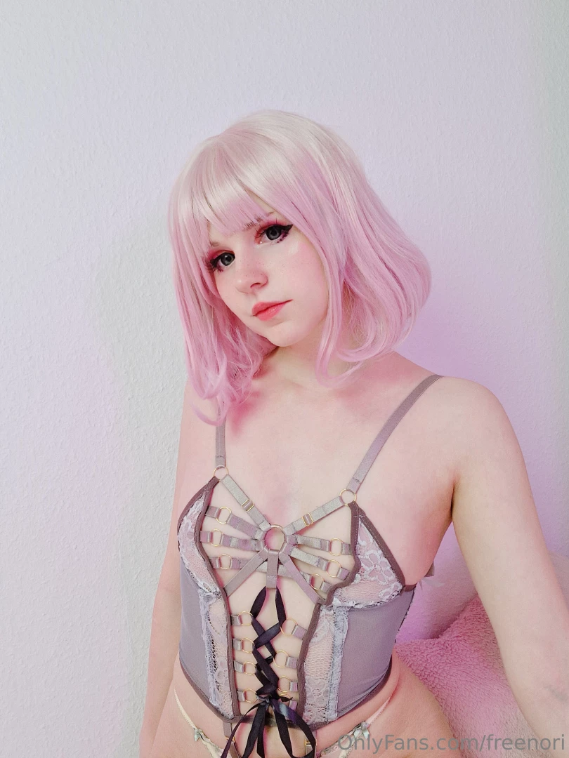 Little sneak peak to the free set this month 3 there is one every 