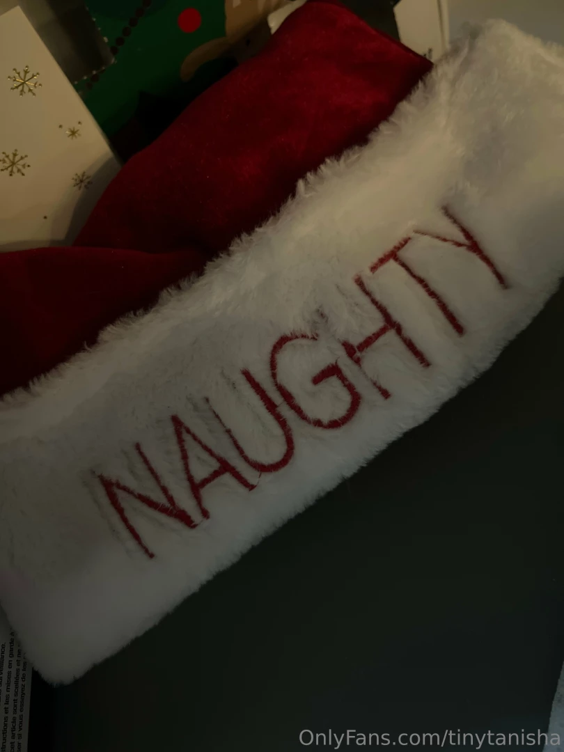 It s almost christmas who wants watch me decorate my tree in next to 