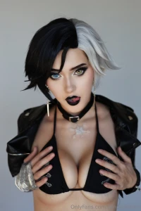 They say music brings the world together but i think that s what sexy