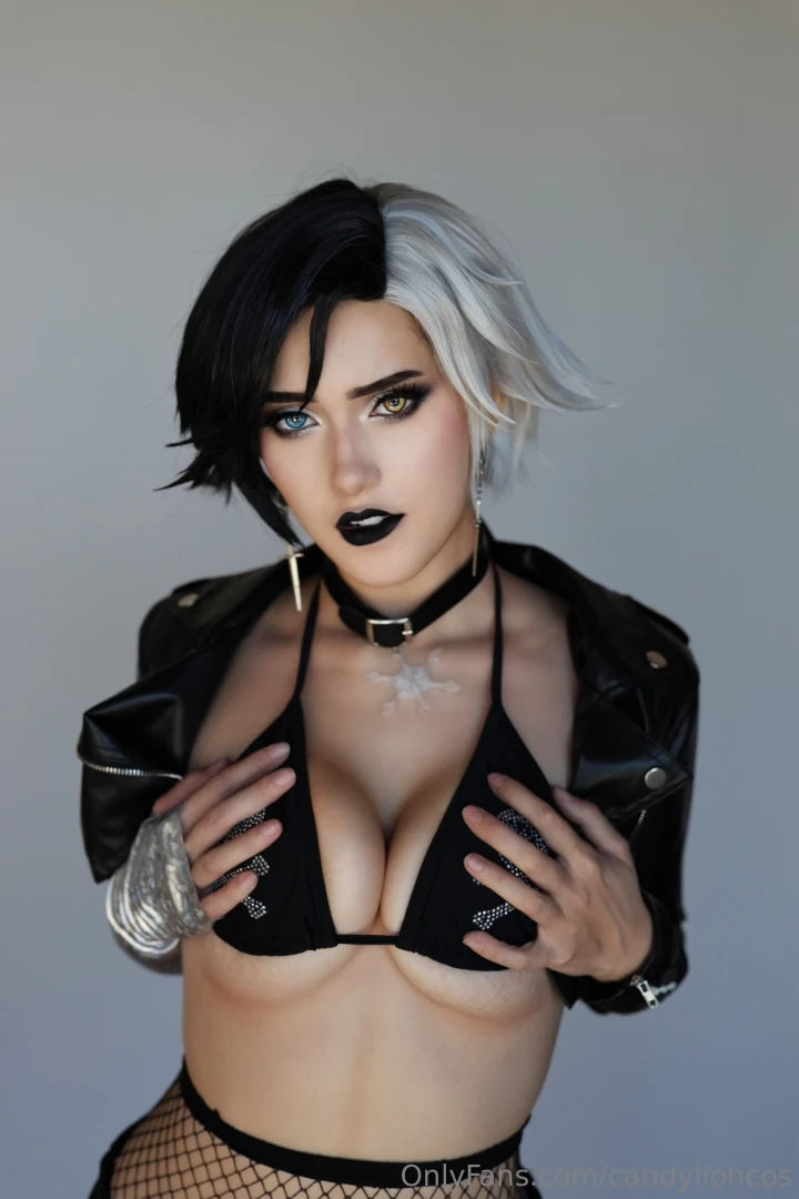 Luna is here to make your weekend better 