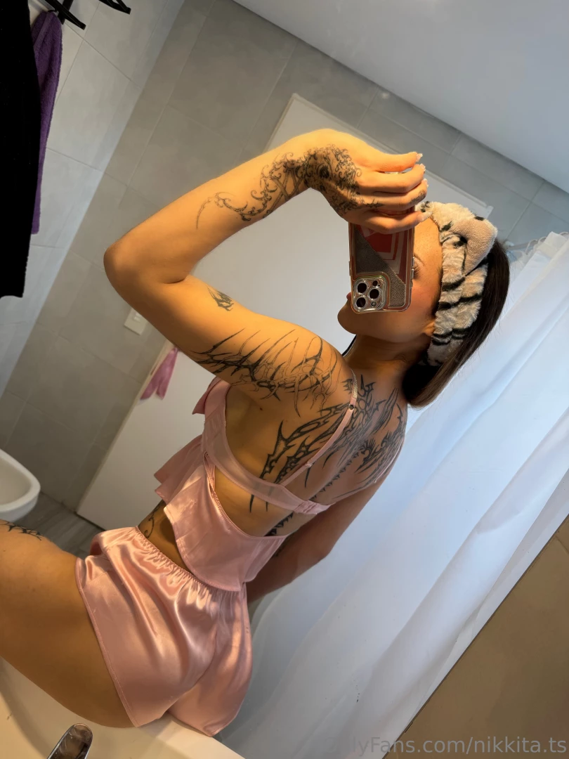 I ve got something on my back and i m not just talking about my long 