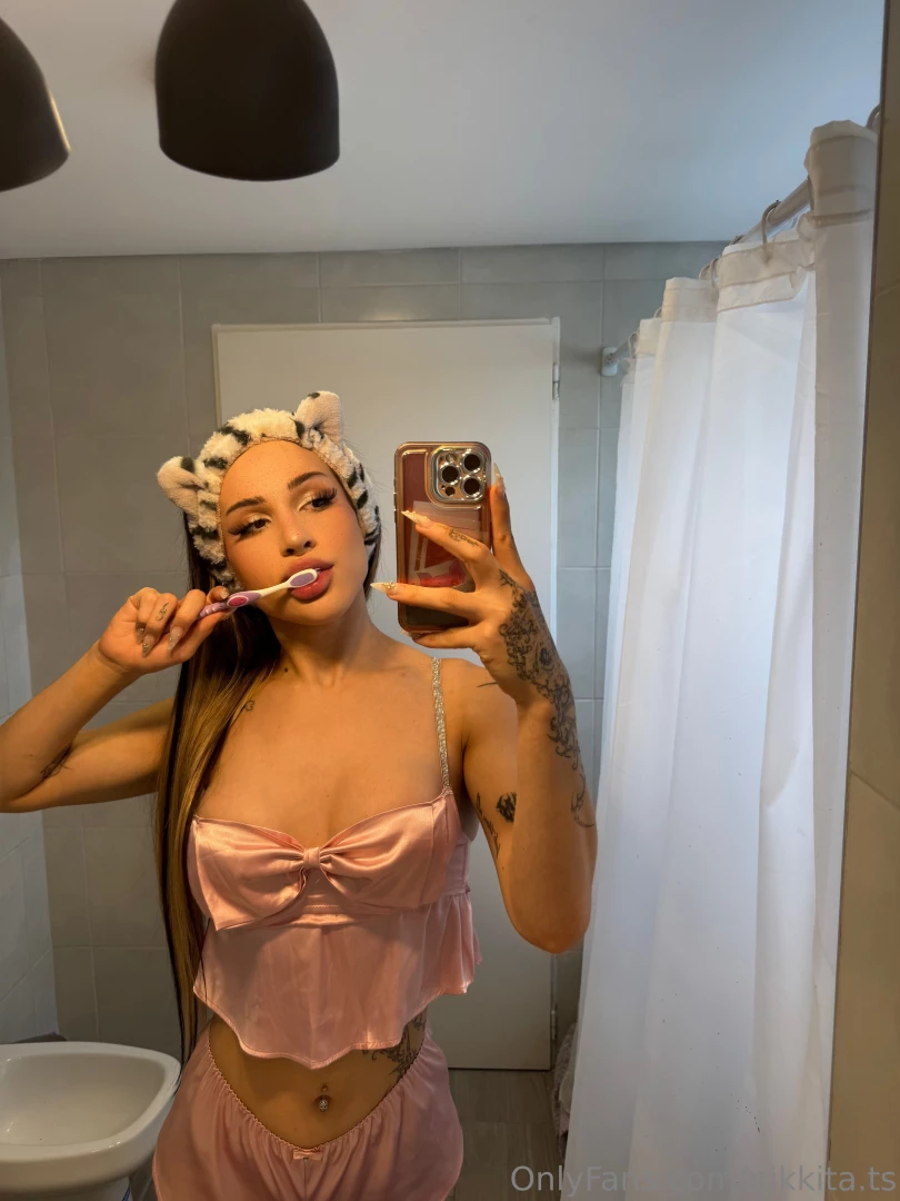 Good morning my loves starting the day with some self-care and a 