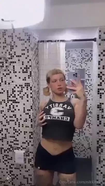 I can see that you can t take your eyes off me and i can feel the 