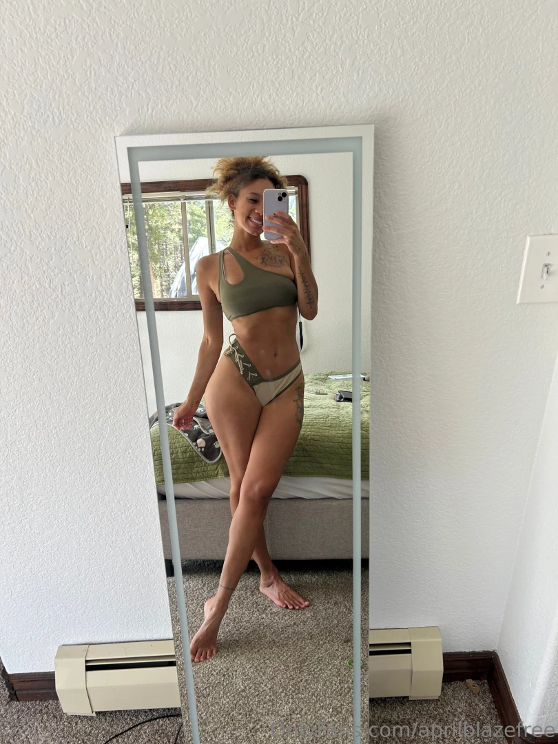 Long legs main page - aprilblaze 