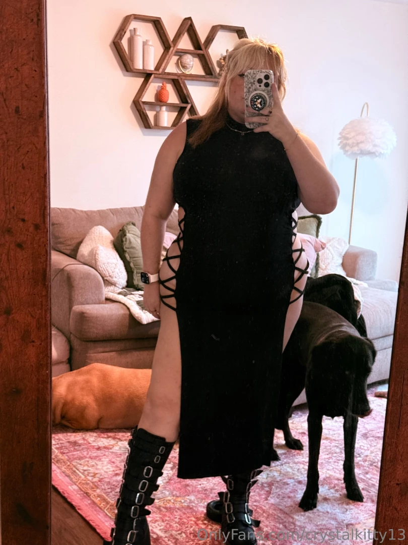 Oddities convention today spoil me so i can buy more bones part 2 