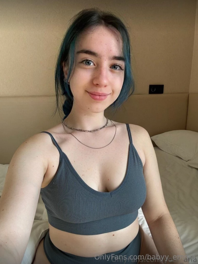 Free free free your_aria is so lonely she needs you she wants to feel 