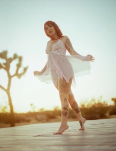 Joshua tree with scarlett