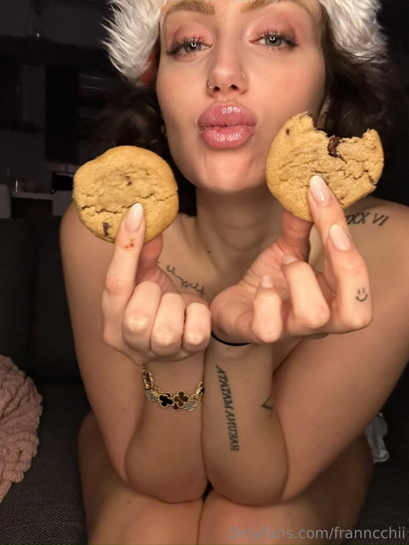 Who wants to try my xxxmas cookie 