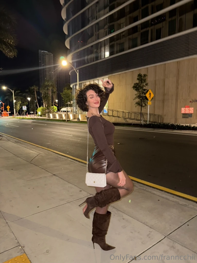 Making it kinda hard not to stare 