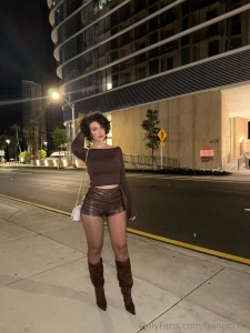 Making it kinda hard not to stare part 1