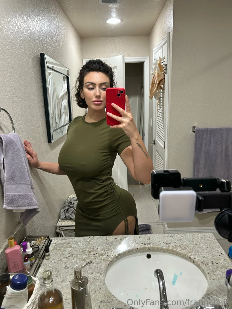 This feels like a no bra type of dress don t u think 